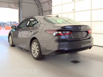 2024 Toyota Camry LE - miniatura 8