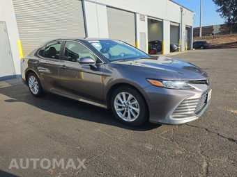 2024 Toyota Camry LE - miniatura 3
