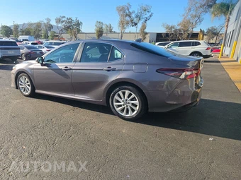 2024 Toyota Camry LE - miniatura 6