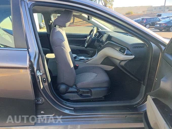 2024 Toyota Camry LE - miniatura 8