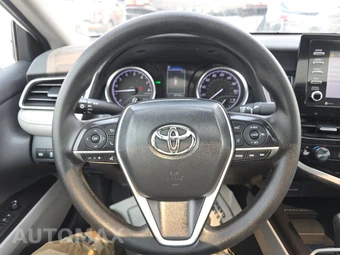2024 Toyota Camry LE - miniatura 10