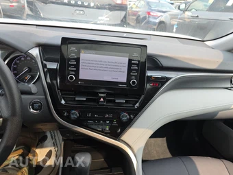 2024 Toyota Camry LE - miniatura 11