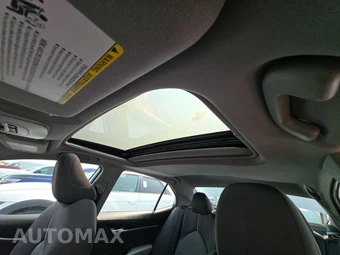 2024 Toyota Camry LE - miniatura 17
