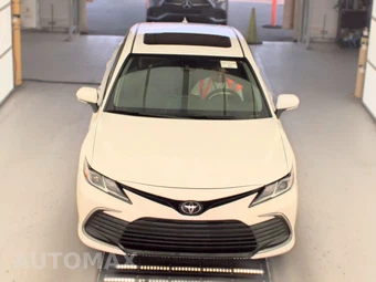 2024 Toyota Camry LE - miniatura 2