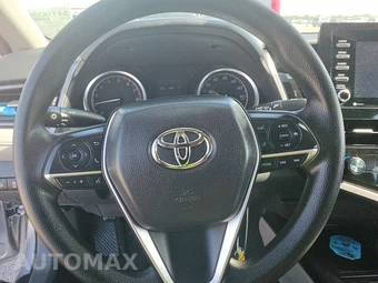 2024 Toyota Camry LE - miniatura 10