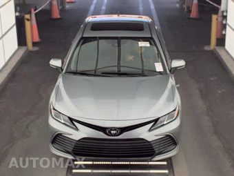 2024 Toyota Camry LE - miniatura 2