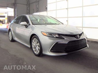 2024 Toyota Camry LE - miniatura 3