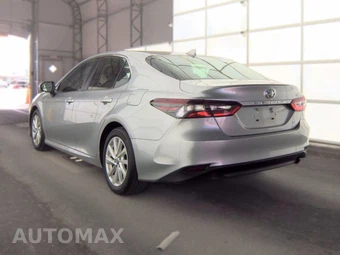 2024 Toyota Camry LE - miniatura 6