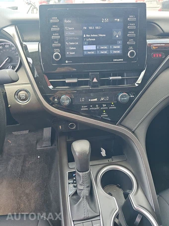 2024 Toyota Camry LE - miniatura 11