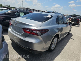 2024 Toyota Camry LE - miniatura 4