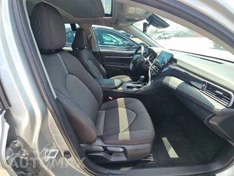 2024 Toyota Camry LE - miniatura 8