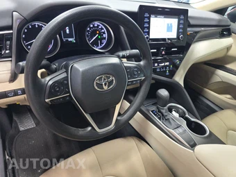 2024 Toyota Camry LE - miniatura 11