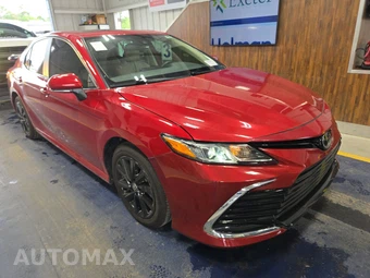 2024 Toyota Camry LE - miniatura 3