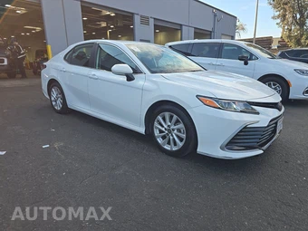 2024 Toyota Camry LE - miniatura 3
