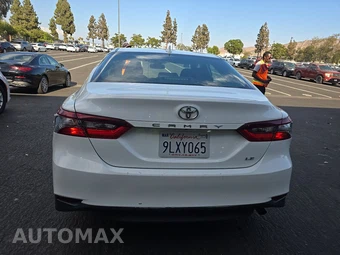 2024 Toyota Camry LE - miniatura 5