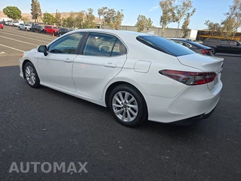 2024 Toyota Camry LE - miniatura 6