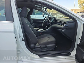 2024 Toyota Camry LE - miniatura 8