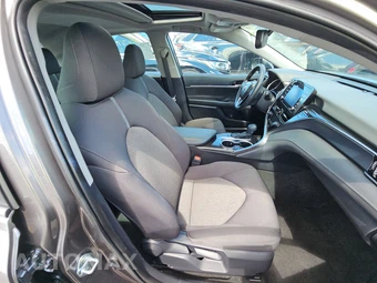 2024 Toyota Camry LE - miniatura 8