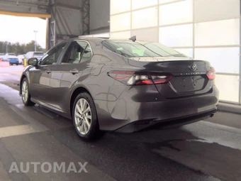 2024 Toyota Camry LE - miniatura 6