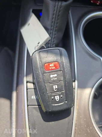 2024 Toyota Camry LE - miniatura 5
