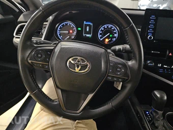 2024 Toyota Camry SE - miniatura 10