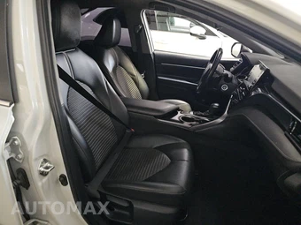 2024 Toyota Camry SE - miniatura 8