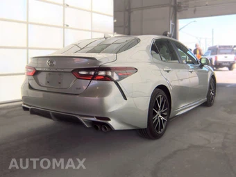 2024 Toyota Camry SE - miniatura 4