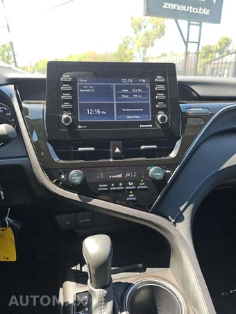 2024 Toyota Camry SE - miniatura 7