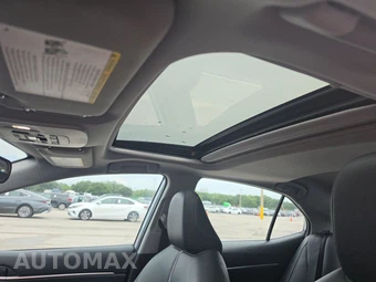 2024 Toyota Camry SE - miniatura 17