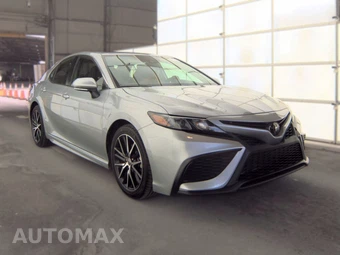 2024 Toyota Camry SE - miniatura 3