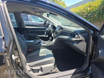 2024 Toyota Camry SE - miniatura 18