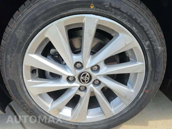 2024 Toyota Camry SE - miniatura 19