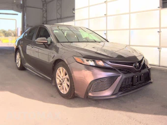 2024 Toyota Camry SE - miniatura 3