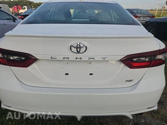 2024 Toyota Camry SE - miniatura 5