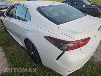 2024 Toyota Camry SE - miniatura 6