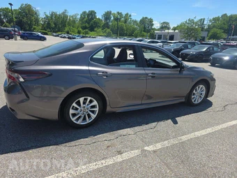 2024 Toyota Camry SE - miniatura 4