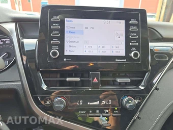 2024 Toyota Camry SE - miniatura 10