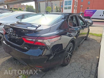 2024 Toyota Camry SE - miniatura 3