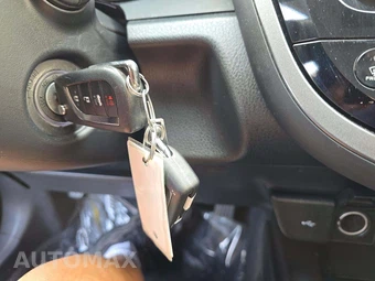 2024 Toyota Camry SE - miniatura 8