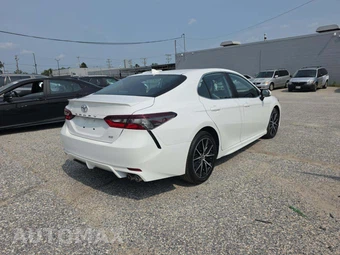 2024 Toyota Camry SE - miniatura 3