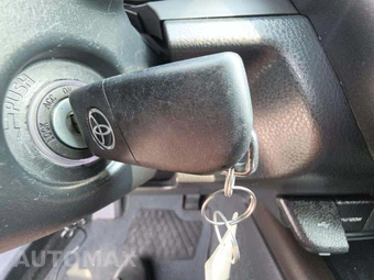2024 Toyota Camry SE - miniatura 8