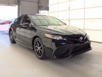 2024 Toyota Camry SE - miniatura 3
