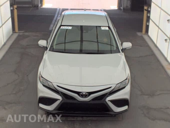 2024 Toyota Camry SE - miniatura 2