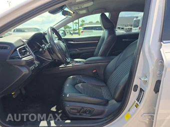 2024 Toyota Camry SE - miniatura 7