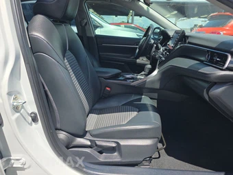 2024 Toyota Camry SE - miniatura 8