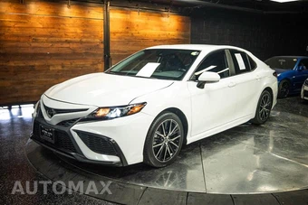 2024 Toyota Camry SE - miniatura 2