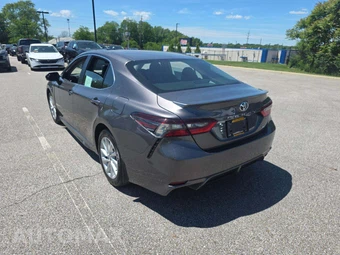 2024 Toyota Camry SE - miniatura 2