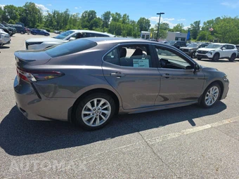 2024 Toyota Camry SE - miniatura 4