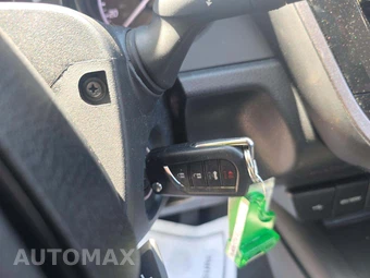 2024 Toyota Camry SE - miniatura 8