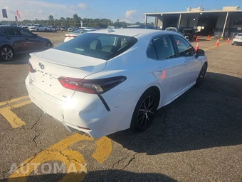 2024 Toyota Camry SE - miniatura 4